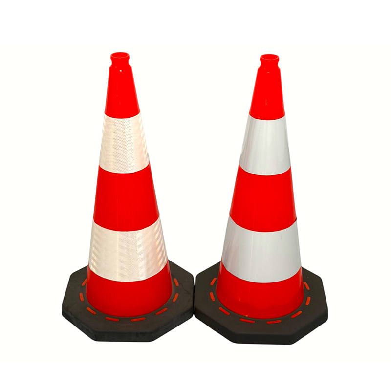 Gut sichtbarer PVC-Verkehrssicherheitskegel mit Achteckbasis und hervorragender Windbeständigkeit und Stabilität