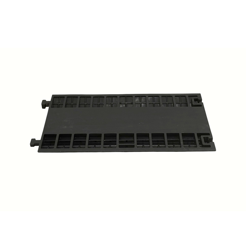 Hochbelastbarer 5-Kanal-Hochleistungskabelschutz aus PVC mit Klappdeckel auf Gummibasis