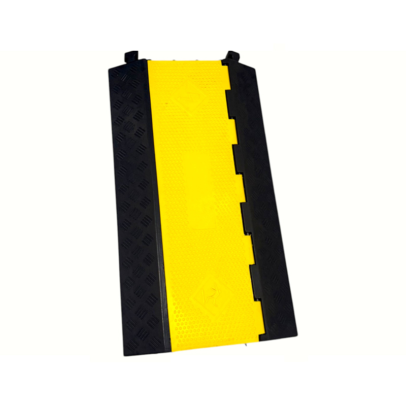 Verstärkte Gummibasis, hochbelastbare PVC-Abdeckung, 3-Kanal-Hochleistungs-Kabelschutz