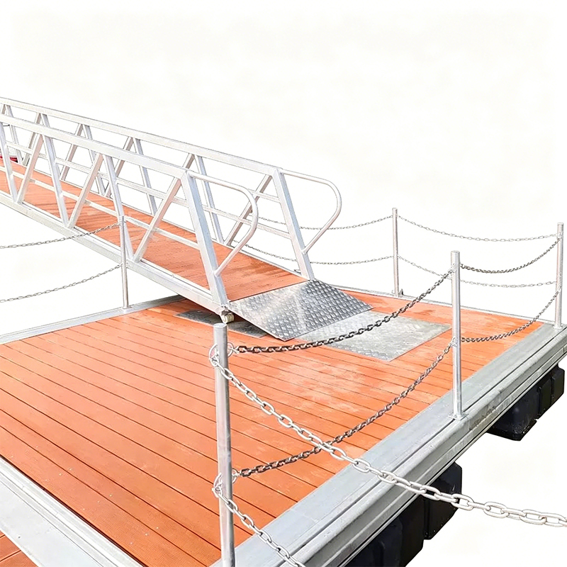 WPC-Terrassendielen für Schwimmdocks