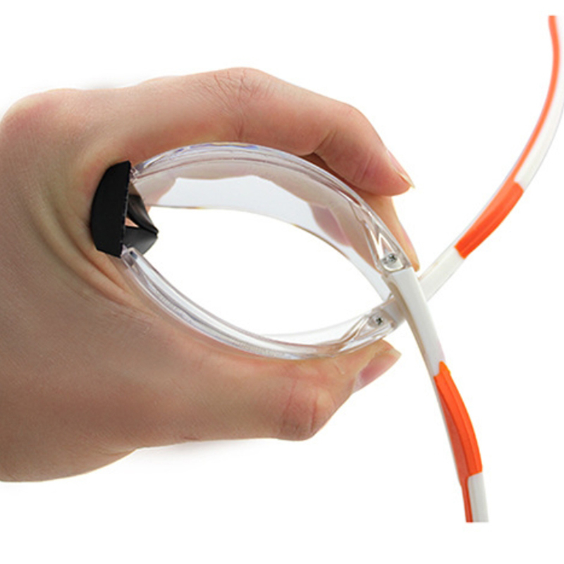 Sportliche, flügelverlängernde Antibeschlag-Schutzbrille